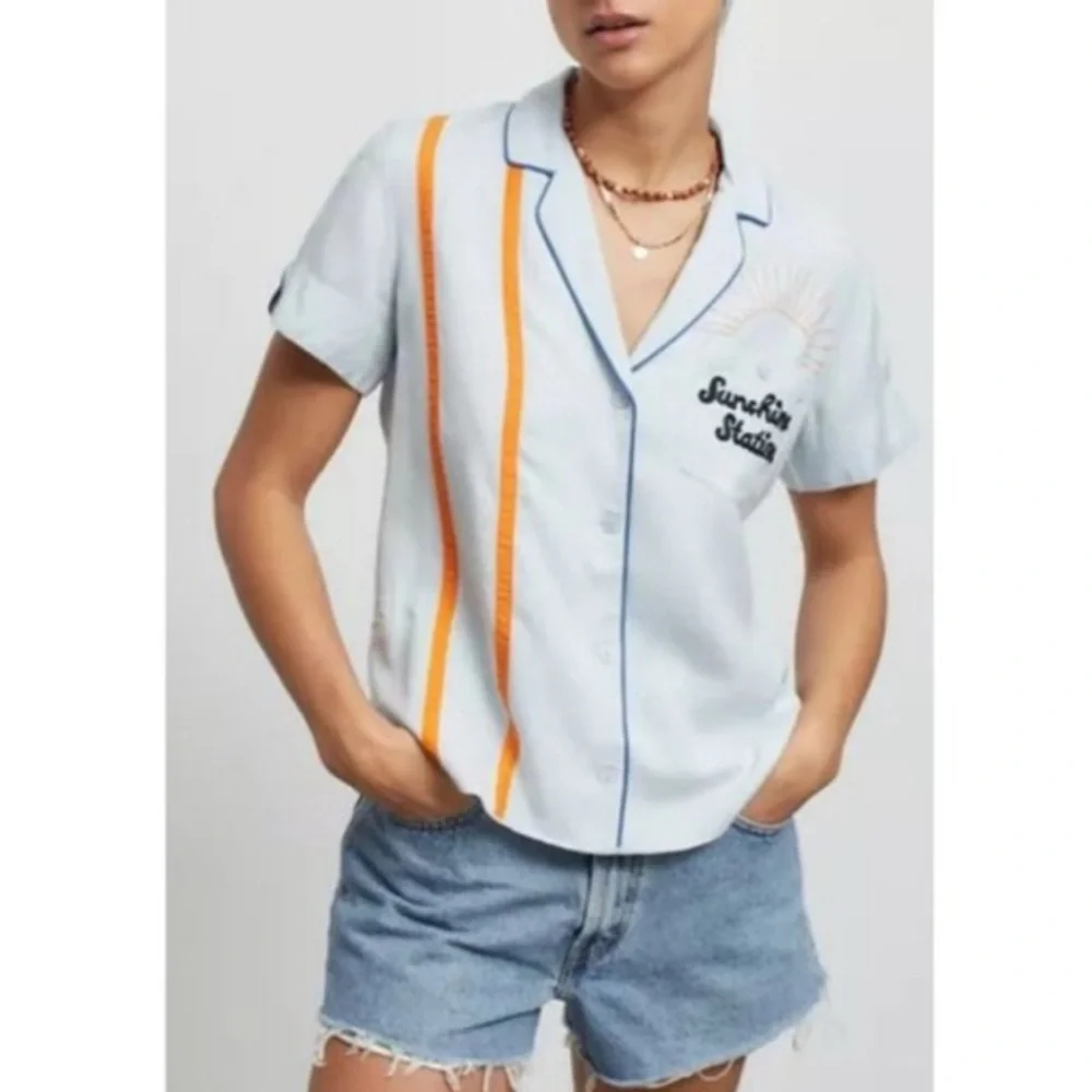 Urban Outfitters Uo Petrol
Souvenir Button-down Shirt size XS - Picture 1 of 7